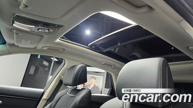 Genesis GV70 2021 — ფოტო 15/20