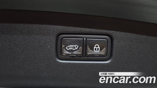 Genesis GV70 2021 — ფოტო 16/20