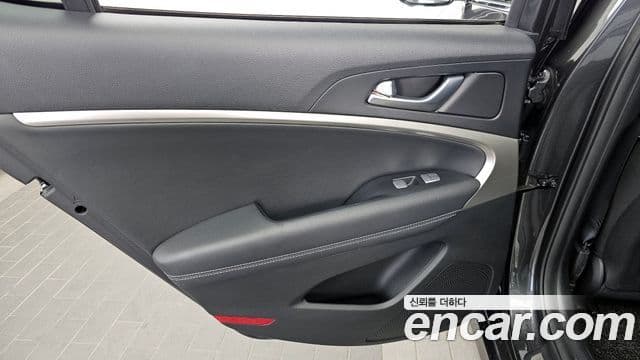 Genesis G70 2021 — Photo 13/37