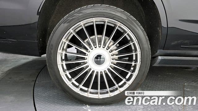 Cadillac Escalade 2023 — ფოტო 4/20