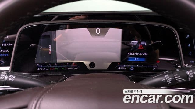 Cadillac Escalade 2023 — ფოტო 6/20