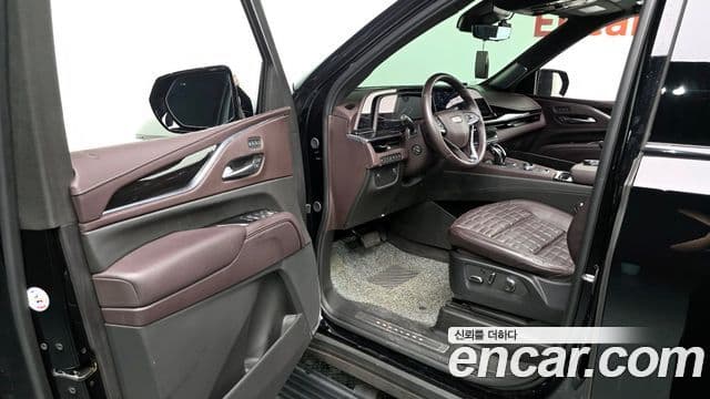 Cadillac Escalade 2023 — фото 8 из 20