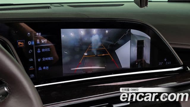 Cadillac Escalade 2023 — ფოტო 13/20