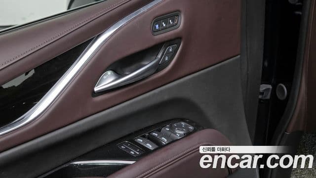 Cadillac Escalade 2023 — ფოტო 15/20