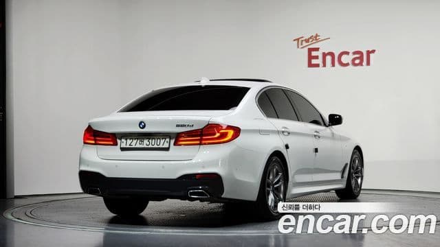 BMW 5 Series 2020 — Şəkil 1/20