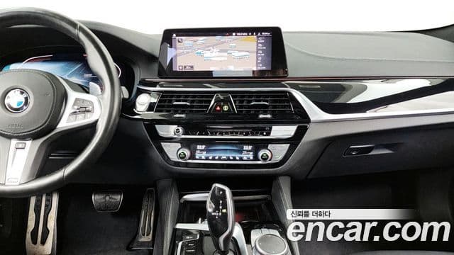 BMW 5 Series 2020 — Şəkil 13/20