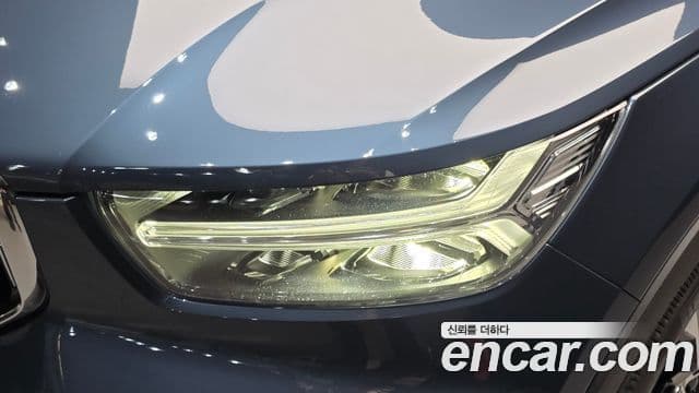 Volvo XC40 2022 — Photo 8/30