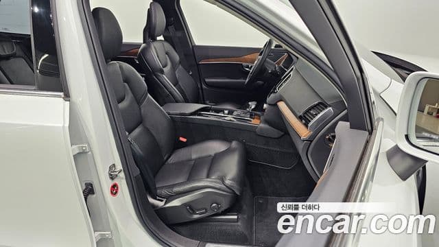 Volvo XC90 2019 — ფოტო 10/20