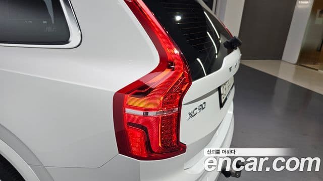 Volvo XC90 2019 — Photo 30/33