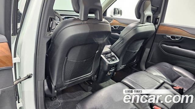 Volvo XC90 2019 — Photo 10/33