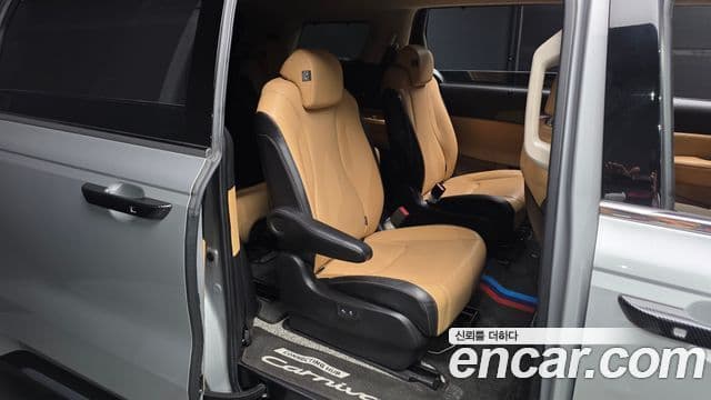 Kia Carnival 2020 — Şəkil 12/20
