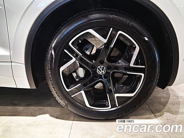 Volkswagen Touareg 2024 — Photo 3/13