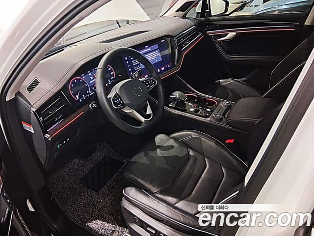 Volkswagen Touareg 2024 — Photo 9/13