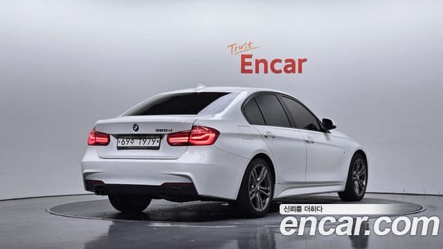 BMW 3 Series 2018 — Photo 16/20