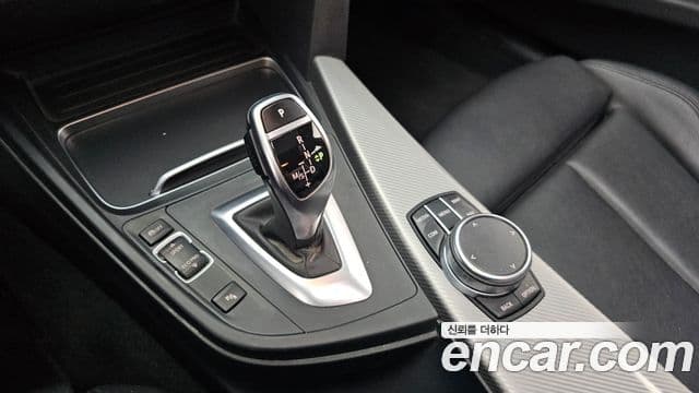 BMW 3 Series 2018 — Photo 7/20