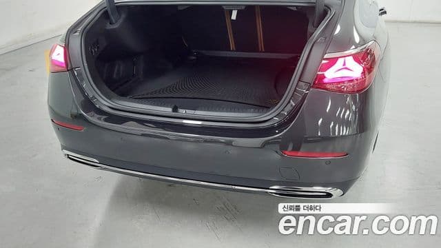 Mercedes-Benz E-Class 2024 — Şəkil 11/17