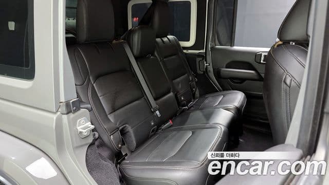 Jeep Wrangler 2022 — фото 11 из 20