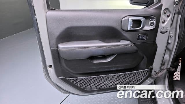 Jeep Wrangler 2022 — Şəkil 15/34