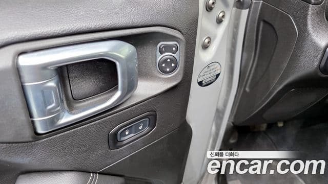Jeep Wrangler 2022 — Şəkil 19/34