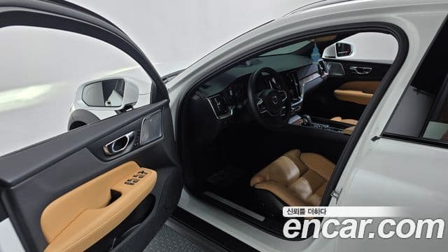Volvo V60 Cross Country 2021 — Şəkil 10/20