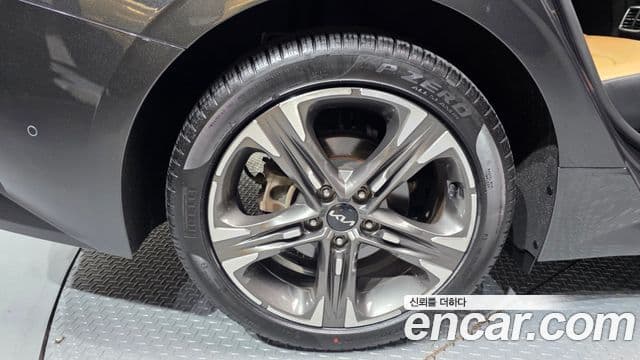 Kia K5 2023 — ფოტო 5/20