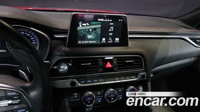 Genesis G70 2018 — ფოტო 14/20