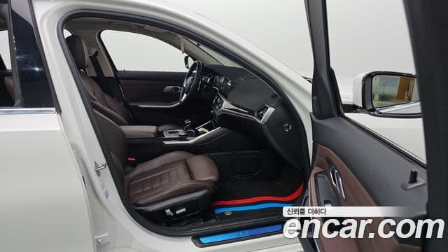 BMW 3 Series 2021 — Şəkil 17/20