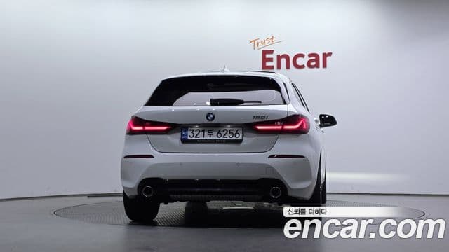 BMW 1 Series 2022 — Şəkil 4/20