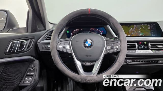 BMW 1 Series 2022 — Şəkil 13/20