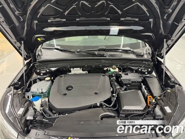 Volvo XC40 2025 — Şəkil 7/16