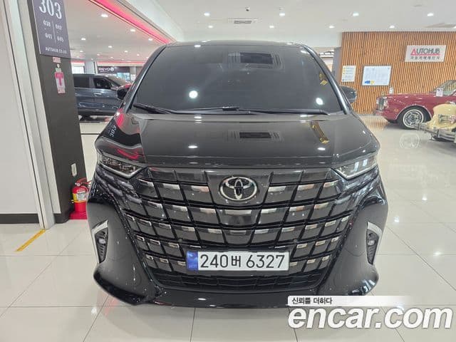 Toyota Alphard 2023 — Photo 3/17