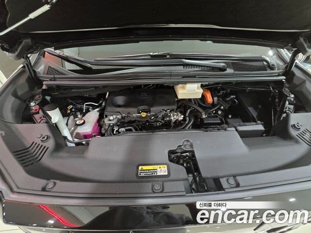 Toyota Alphard 2023 — Photo 5/17