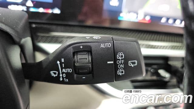 BMW X7 2023 — Photo 13/36