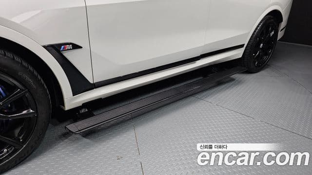 BMW X7 2023 — Photo 9/36