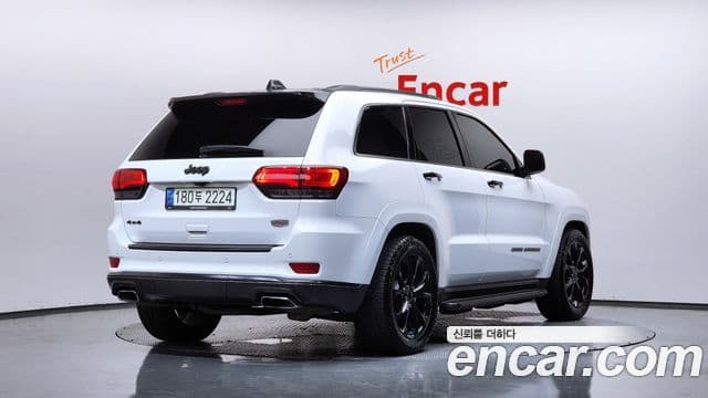 Jeep Grand Cherokee 2021 — Фото 1/20