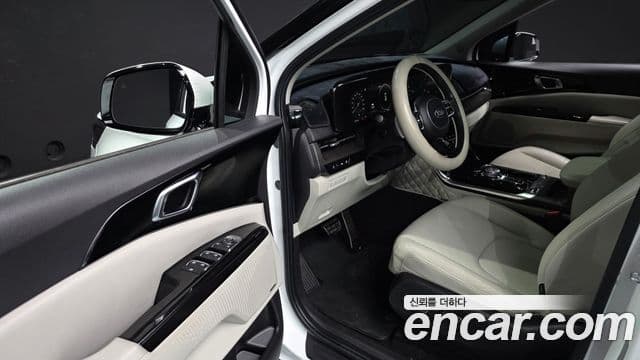 Kia Carnival 2021 — ფოტო 10/20