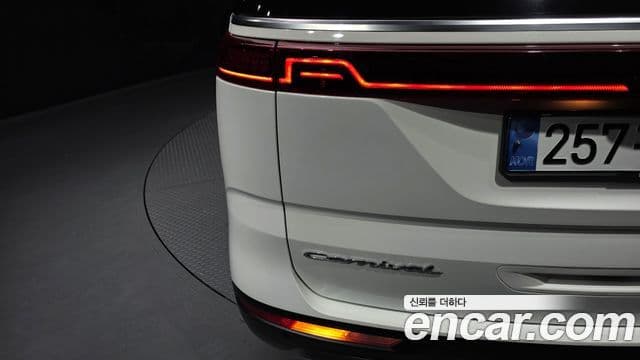 Kia Carnival 2021 — Photo 15/39