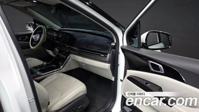 Kia Carnival 2021 — Photo 32/39