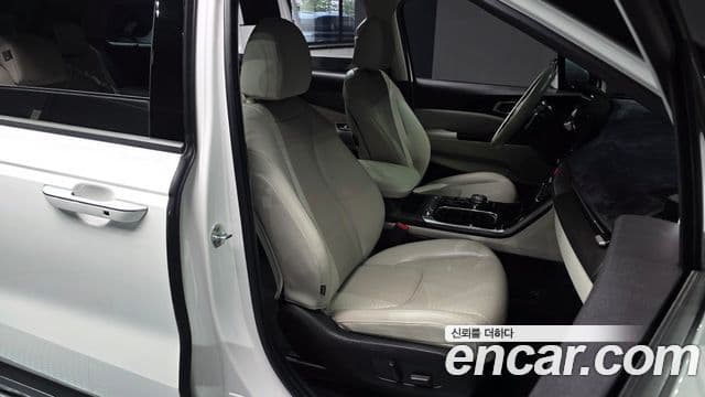 Kia Carnival 2021 — Photo 9/39