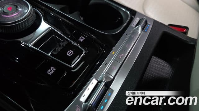 Kia Carnival 2021 — Photo 7/39
