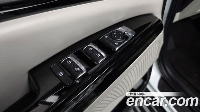 Kia Carnival 2021 — Photo 21/39