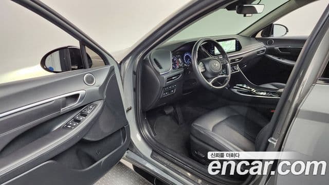 Hyundai Sonata 2022 — ფოტო 9/20