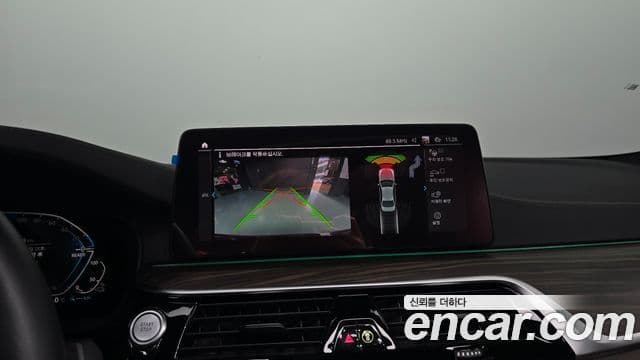 BMW 5 Series 2021 — ფოტო 13/20