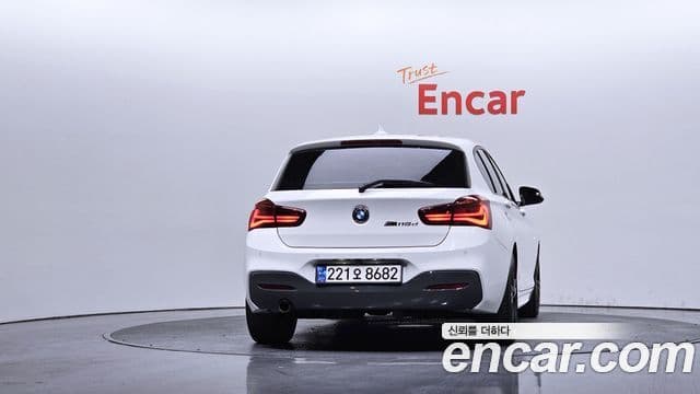 BMW 1 Series 2018 — Şəkil 17/20