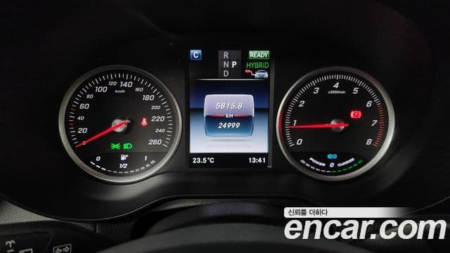 Mercedes-Benz GLC-Class 2019 — Şəkil 8/20