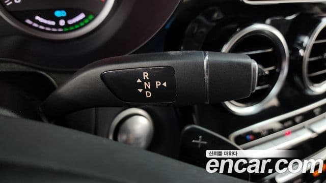 Mercedes-Benz GLC-Class 2019 — Şəkil 9/20