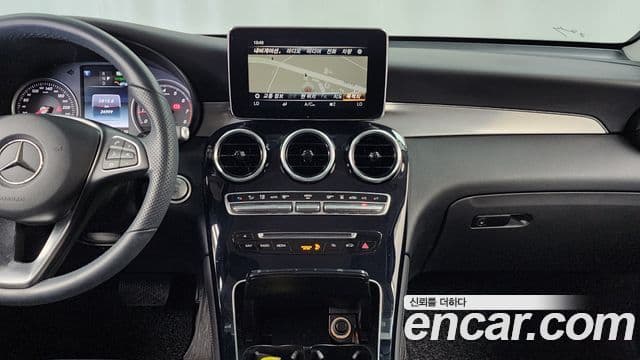 Mercedes-Benz GLC-Class 2019 — Şəkil 14/20
