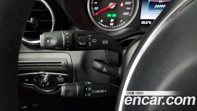 Mercedes-Benz GLC-Class 2019 — Şəkil 18/20