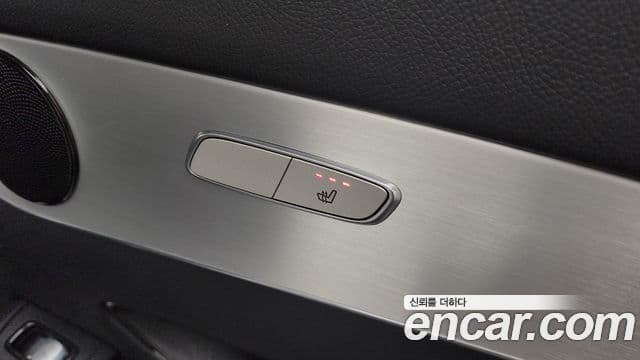 Mercedes-Benz GLC-Class 2019 — Şəkil 19/20