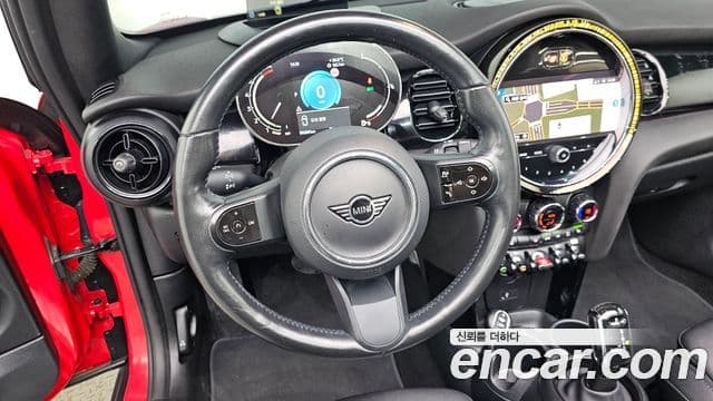 Mini Cooper Convertible 2024 — ფოტო 13/20